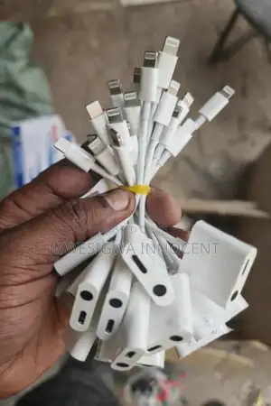 iPhone Headphone Jack 35mm and Charger