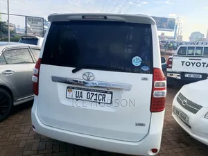Toyota Noah 2012 White