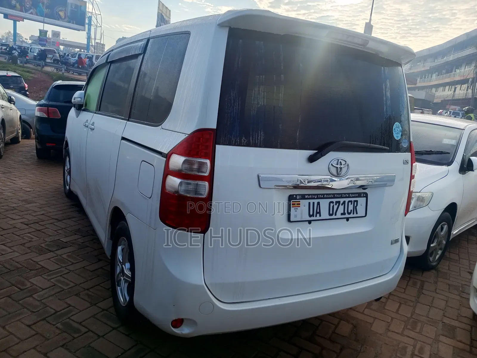 Toyota Noah 2012 White