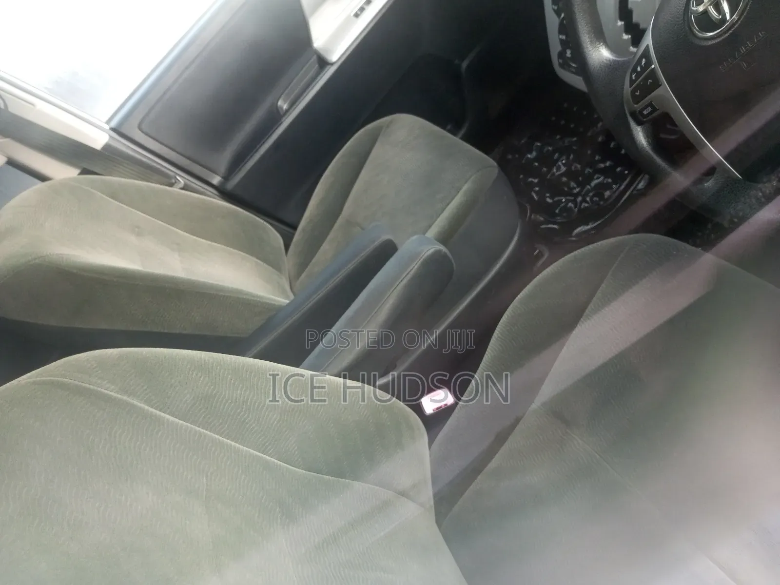 Toyota Noah 2012 White