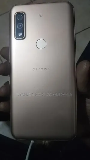 Fujitsu Arrows We F-51B 64 GB Gold
