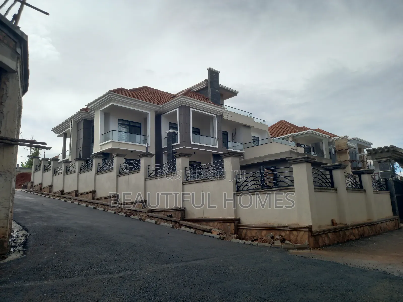 Furnished 6bdrm Duplex in Ntinda, Nakawa for sale