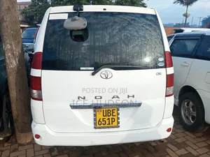 Toyota Noah 2007 White