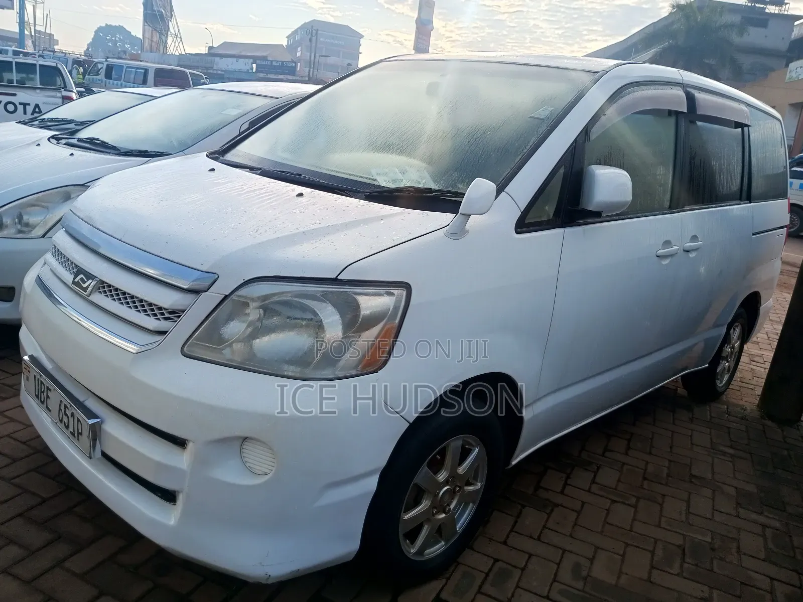 Toyota Noah 2007 White