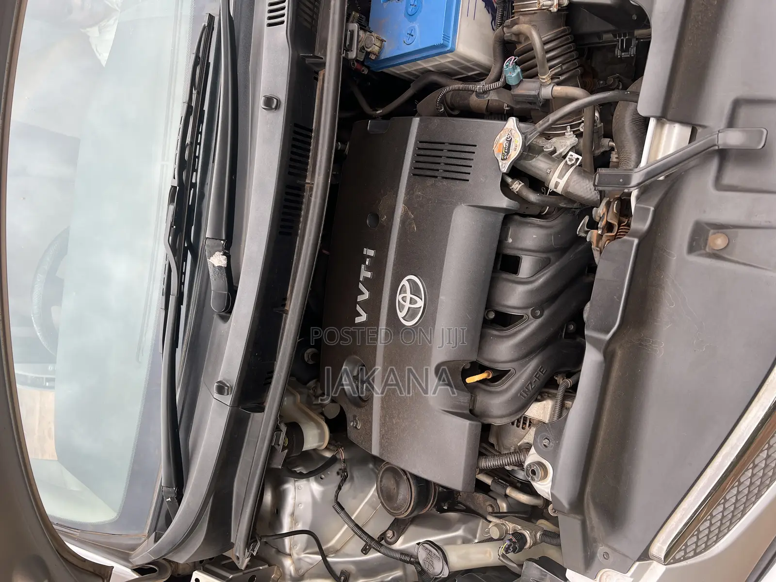Toyota Ractis 1.5 FWD 2012 Silver