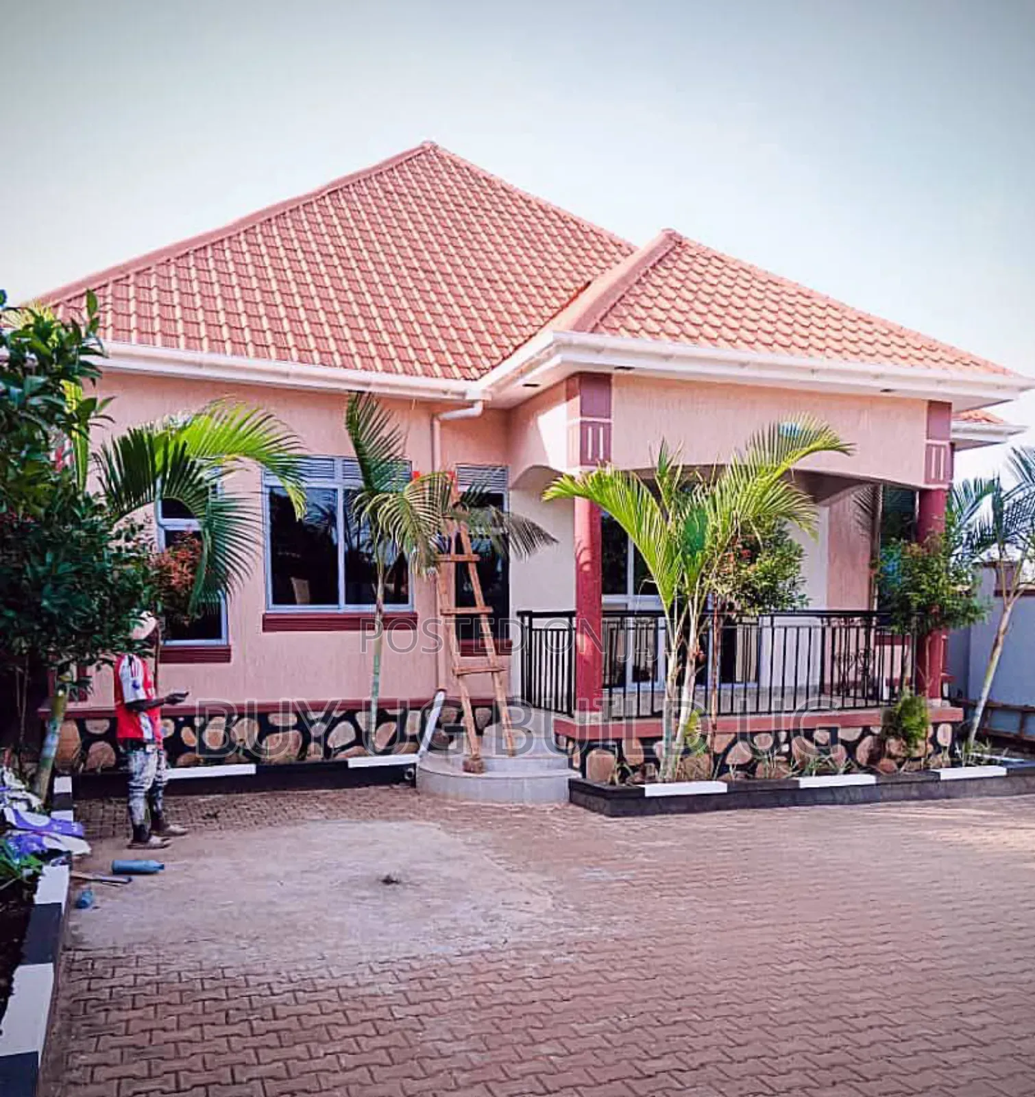 3bdrm Bungalow in Bwebajja Entebbe, Central Division for sale
