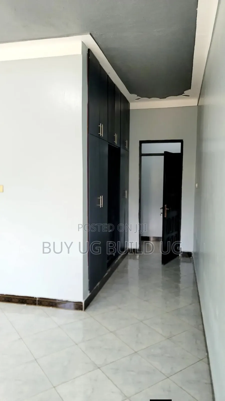 3bdrm Bungalow in Bwebajja Entebbe, Central Division for sale