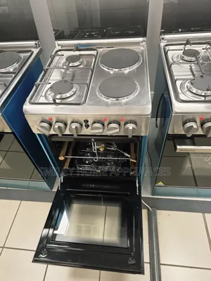 Brand New Stainless Steel Hisense 50*50cm (2+2) With an Electric Oven