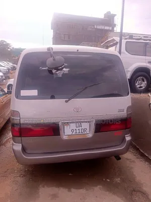 Toyota HiAce 1999 Gold