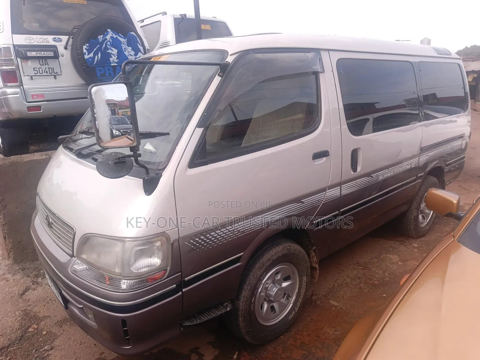 Toyota HiAce 1999 Gold