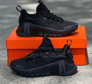 Men's Lace Up Sneakers -Black