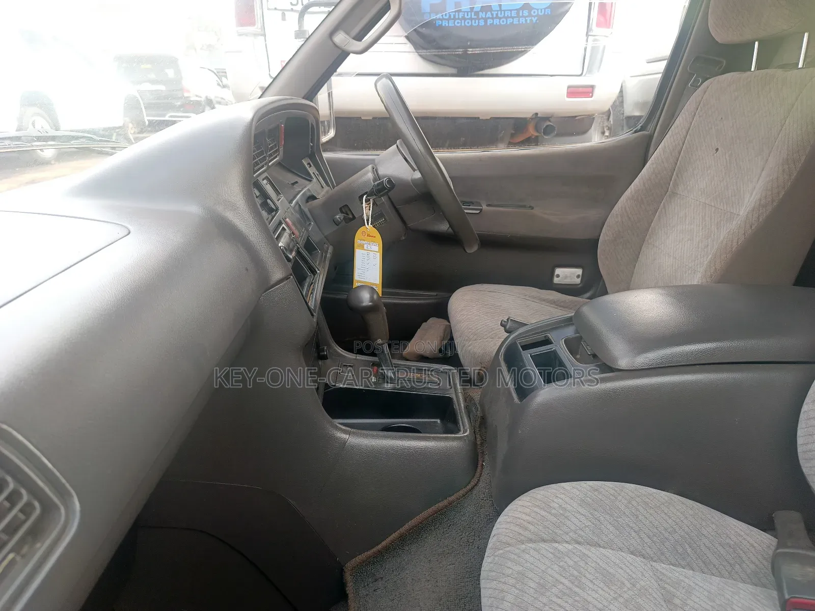 Toyota HiAce 1999 Gold