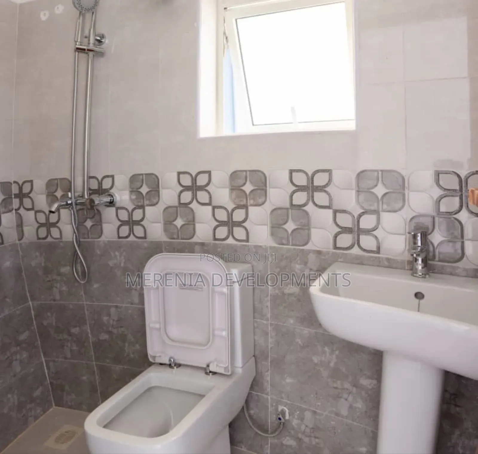 3bdrm Condo in Muyenga, Makindye for sale