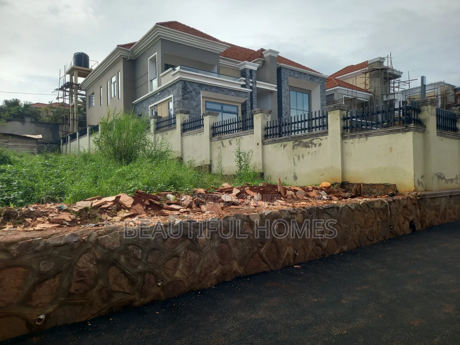 Furnished 6bdrm Duplex in Ntinda Corporate, Central Division for sale