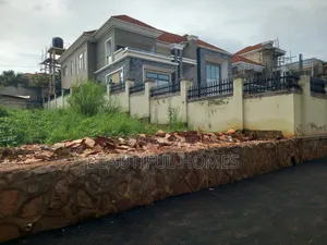 Furnished 6bdrm Duplex in Ntinda Corporate, Central Division for sale