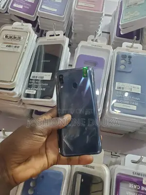 Samsung Galaxy A30 32 GB Black