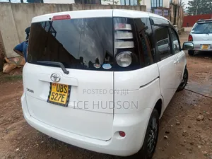 Toyota Sienta 2008 White