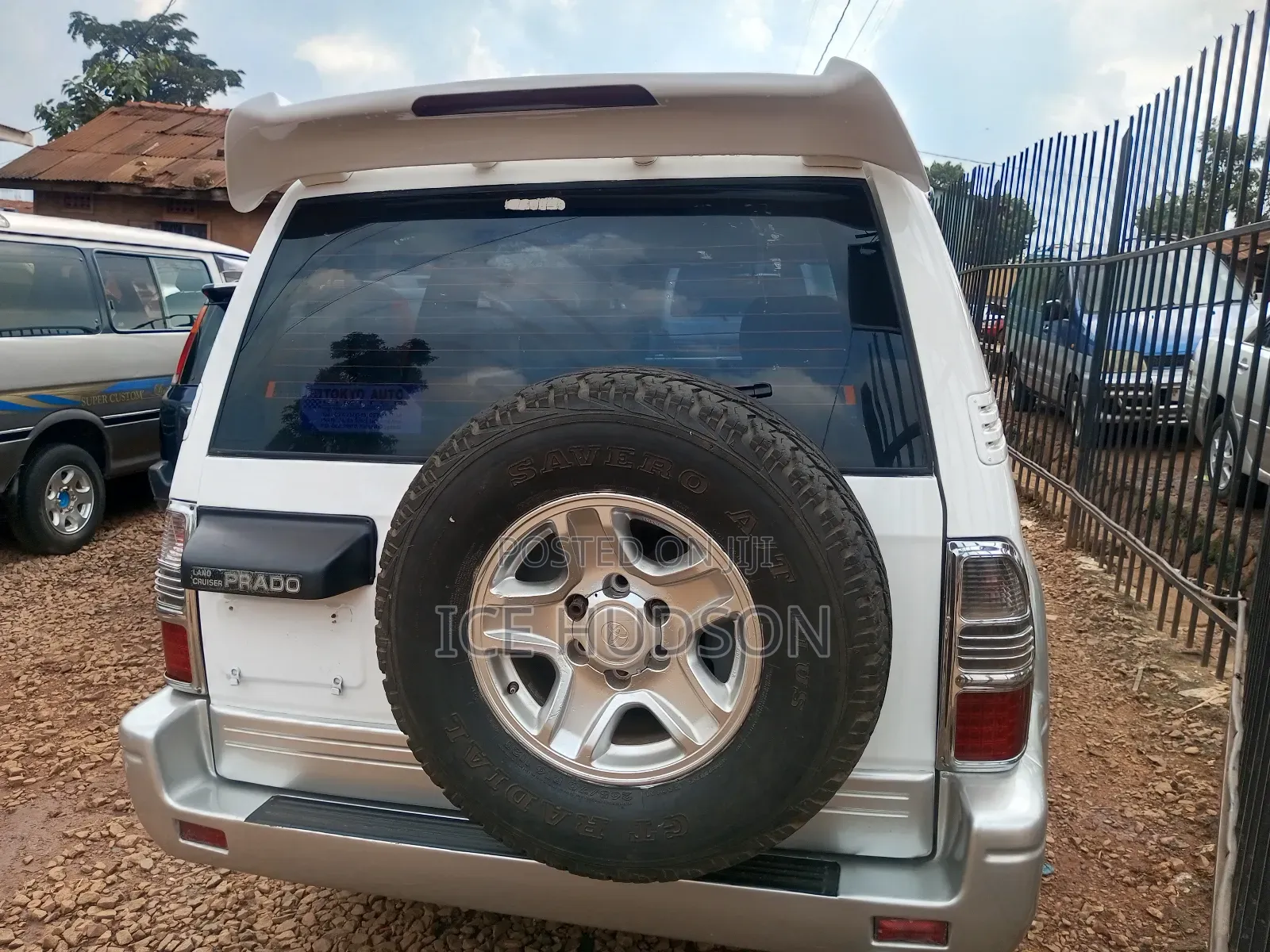 Toyota Land Cruiser Prado 2000 White