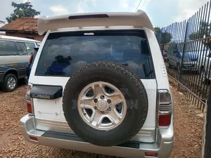 Toyota Land Cruiser Prado 2000 White