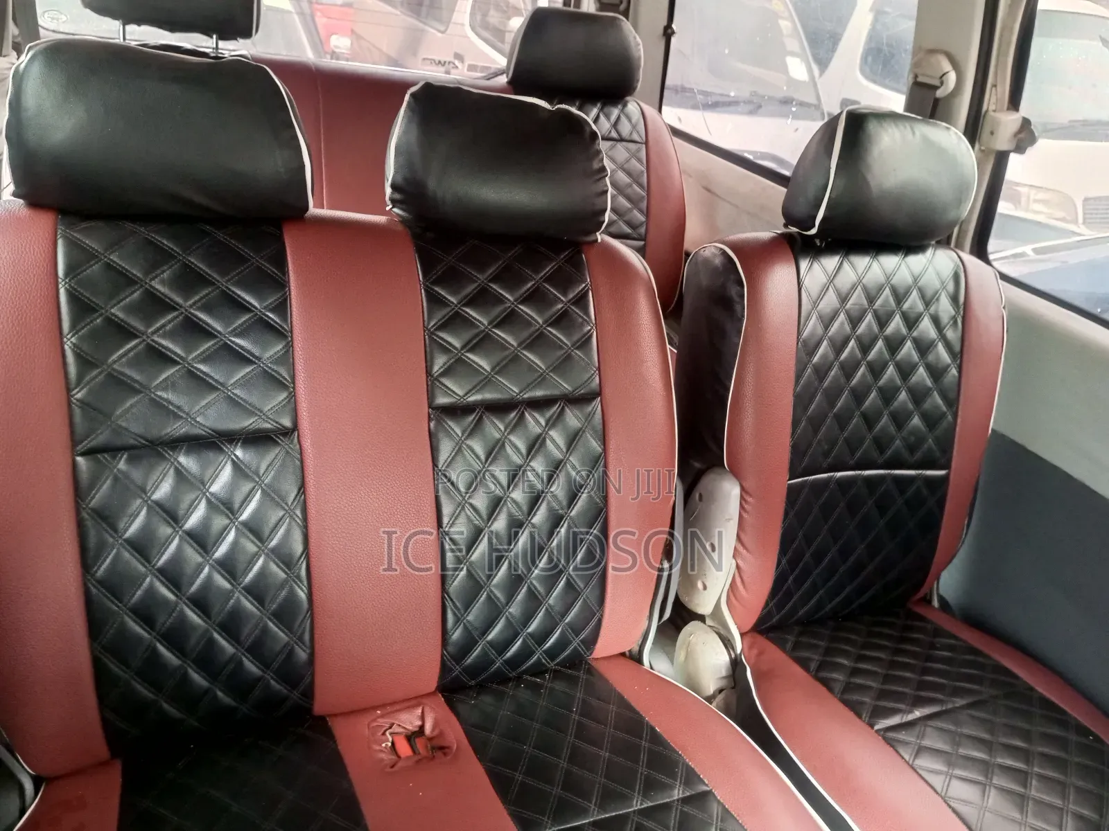 Toyota Regius 2000 White