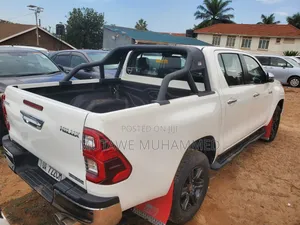 Toyota Hilux 2016 White