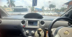 Toyota Sienta 1.5 AWD 2006 Silver