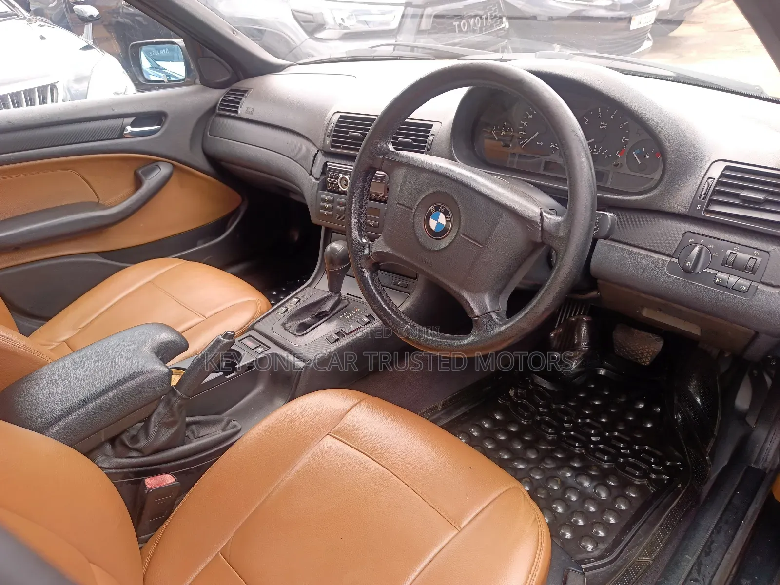 BMW 318i 2006 Gold