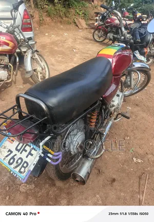 Bajaj Boxer 100 2021 Red