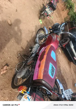 Bajaj Boxer 100 2024 Red