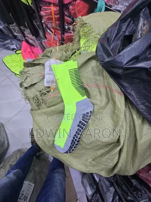 Short Spirts Grip Socks