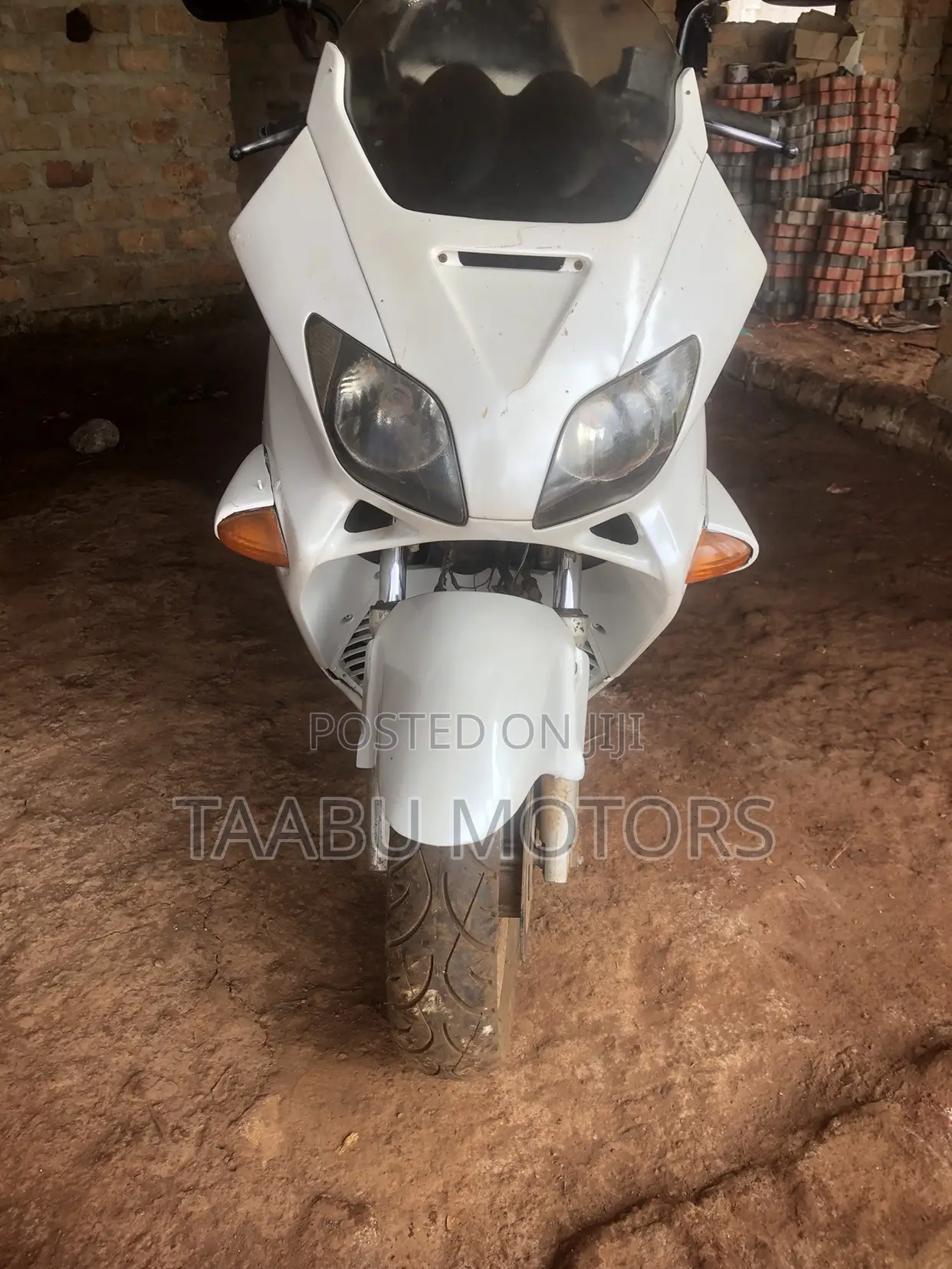 Honda 2000 White