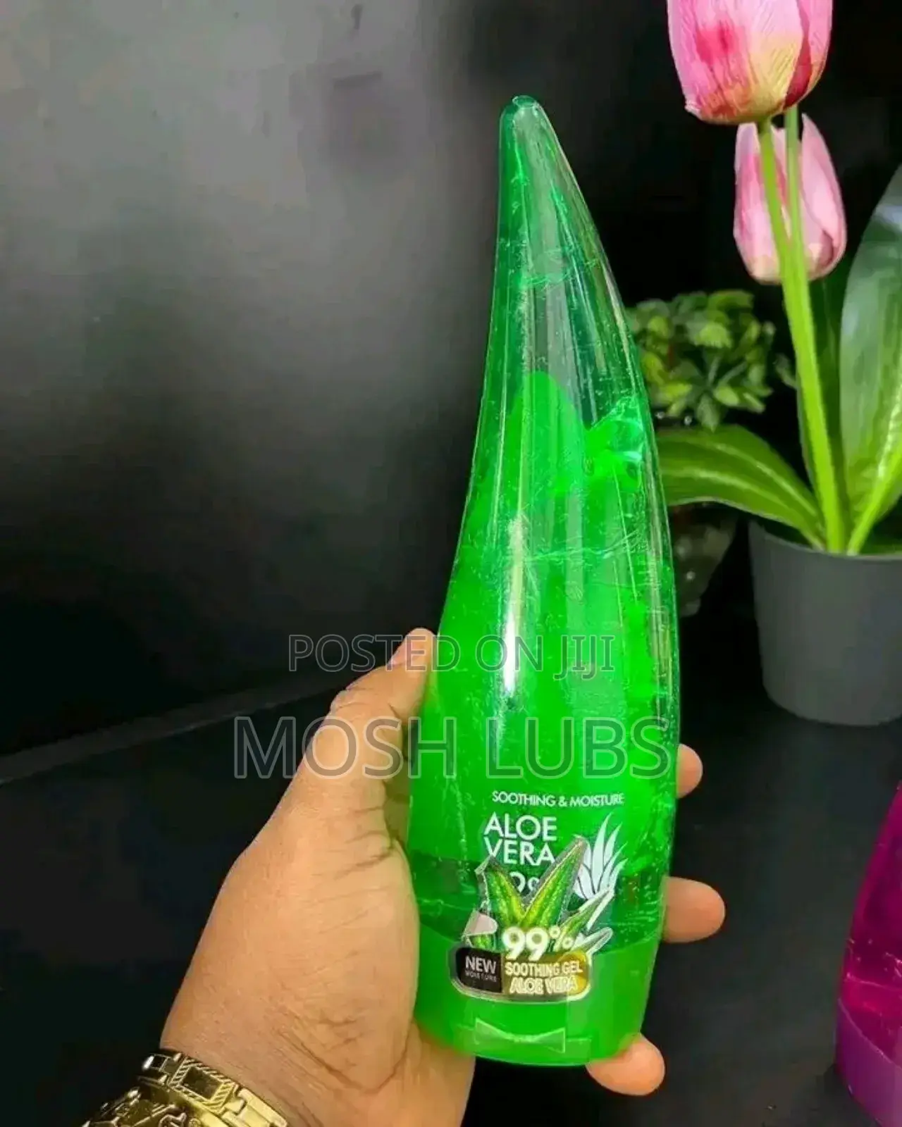 Aloe Vera Gel for a Soothing,Hydrated Smooth Face