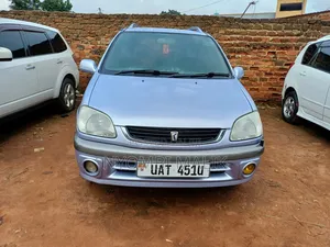 Toyota Raum 2000 Blue
