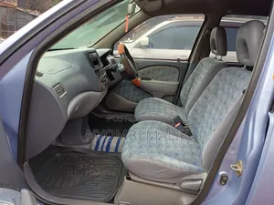 Toyota Raum 2000 Blue