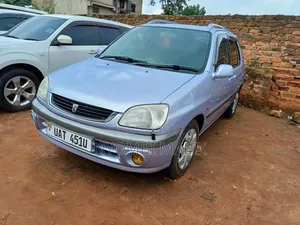 Toyota Raum 2000 Blue