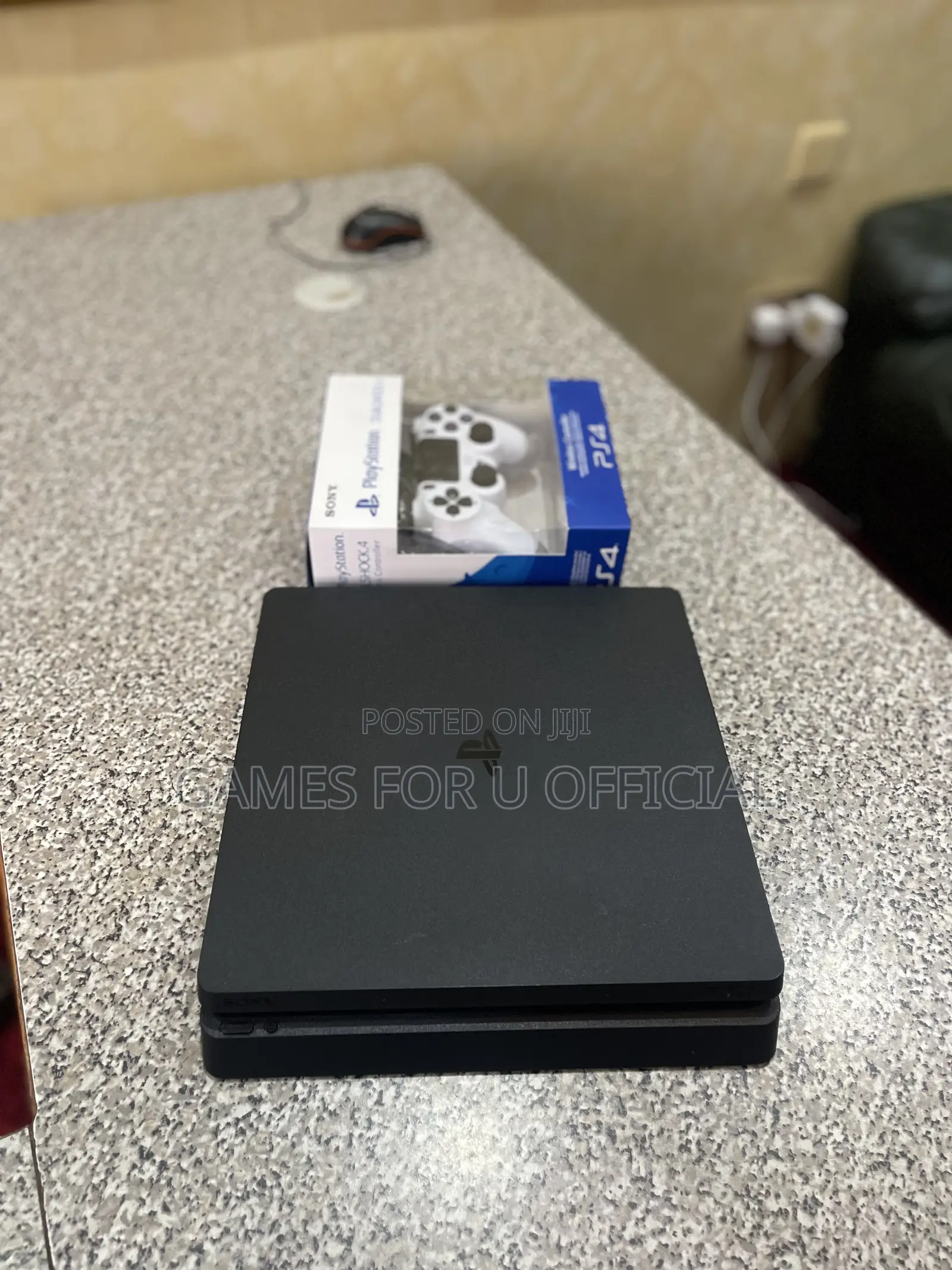 Ps4 Console Chipped 2 Pads 12 Games