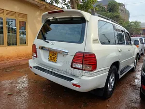 Toyota Land Cruiser 2006 White