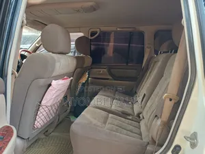 Toyota Land Cruiser 2006 White
