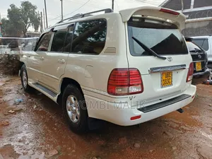 Toyota Land Cruiser 2006 White