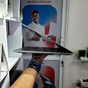 New Laptop Apple MacBook Pro 2019 16GB Intel Core i7 SSD 512GB