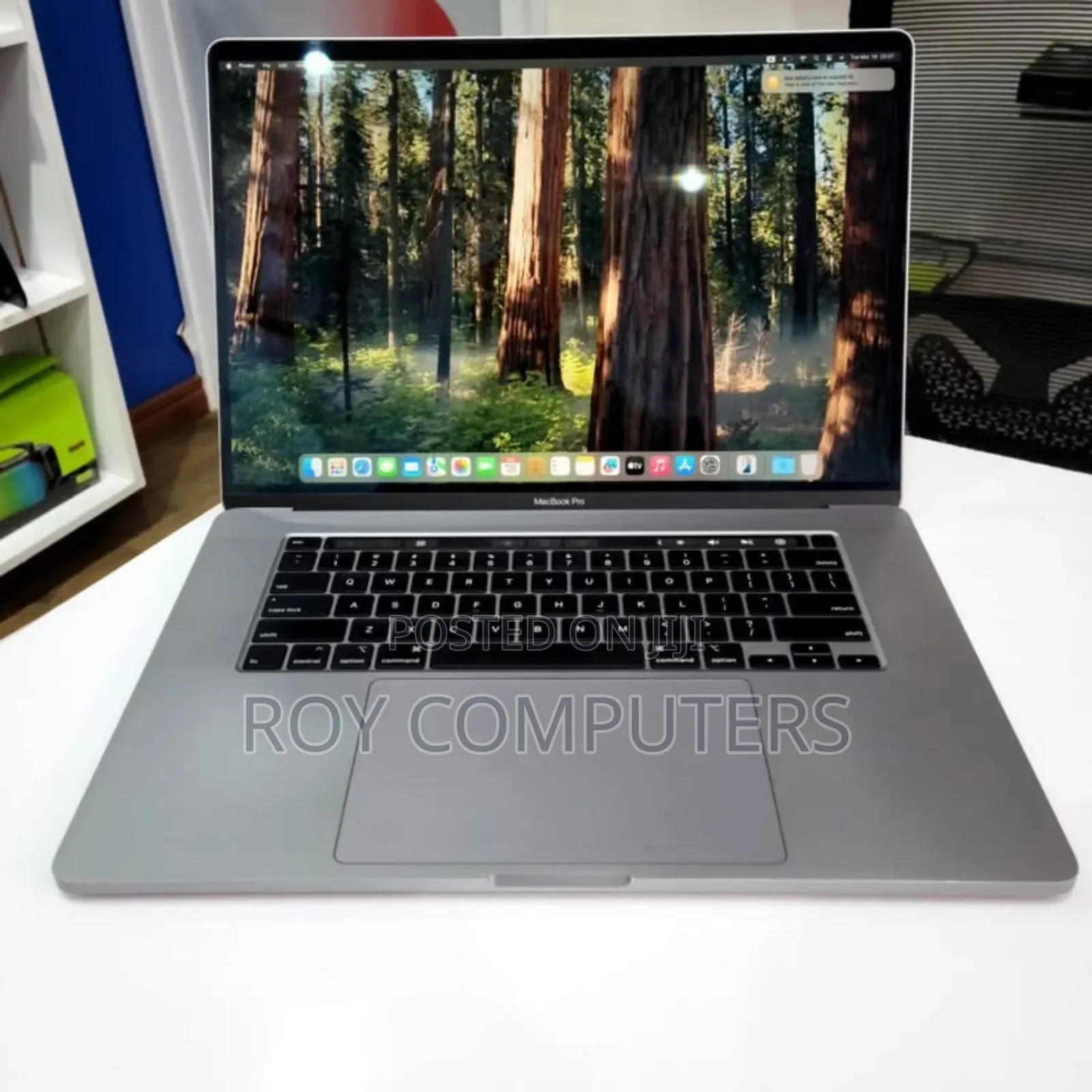 New Laptop Apple MacBook Pro 2019 16GB Intel Core i7 SSD 512GB