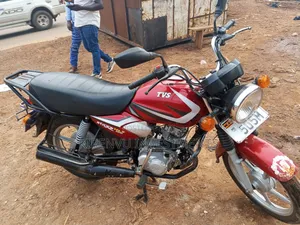TVS HLX 125 2021 Red