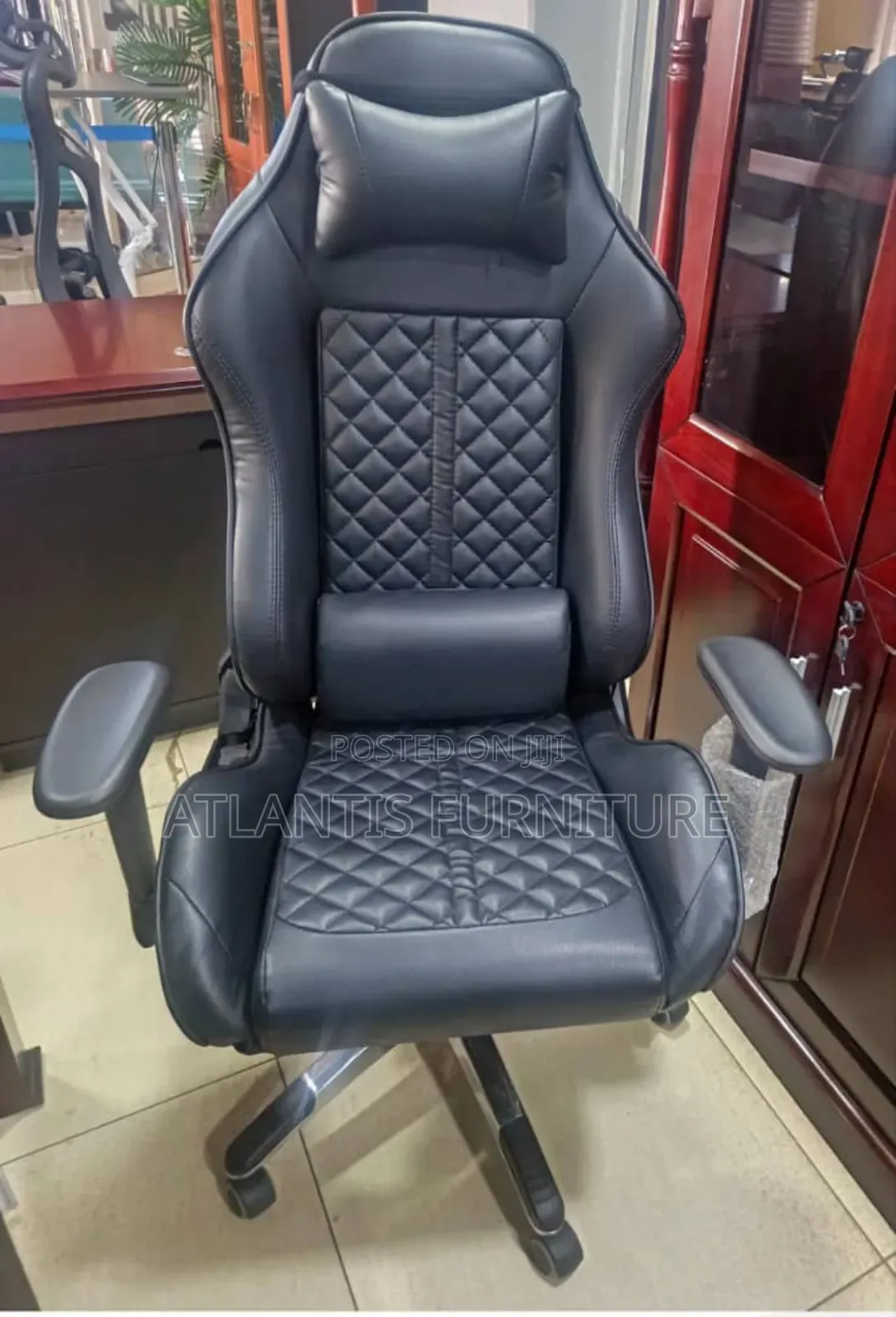 Highend Executive Office Desk With Original Gaming Chair