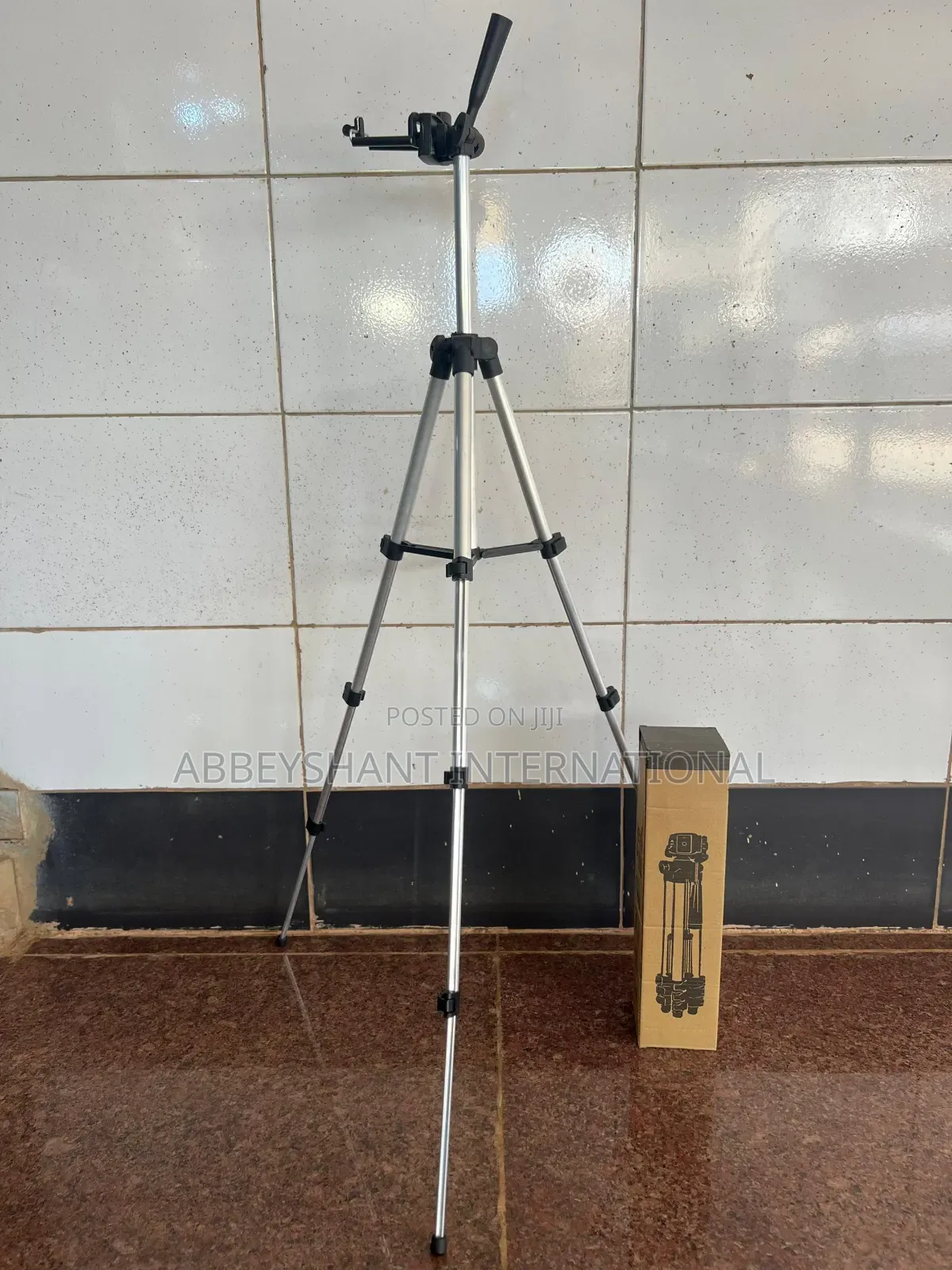 Lightweight Aluminum Tripod Stand/Mobile Phones and Cameras Stand