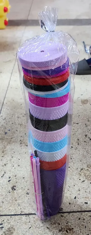 Plastic Tumblers With Lid and Strows (8pcs)