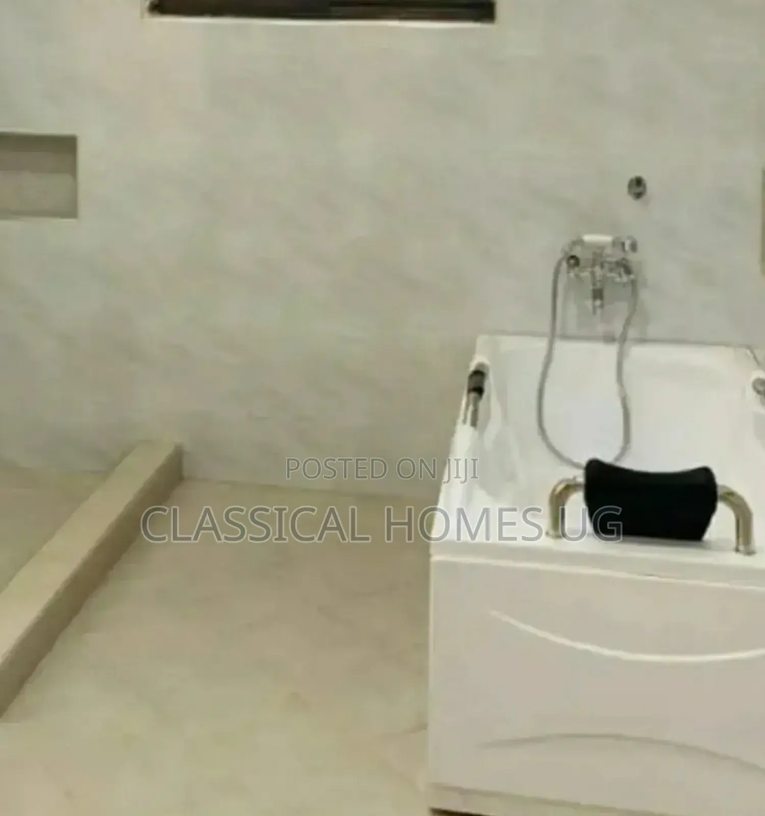 5bdrm Duplex in Ntinda, Central Division for rent