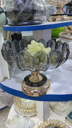 Glass Fruit Bowl Featuring a Scalloped Edge Design and a Metallic Gold