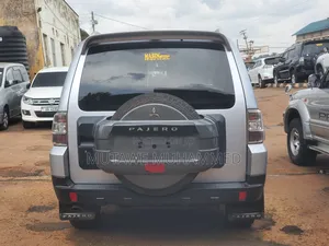 Mitsubishi Pajero 2009 Silver