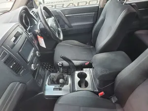 Mitsubishi Pajero 2009 Silver