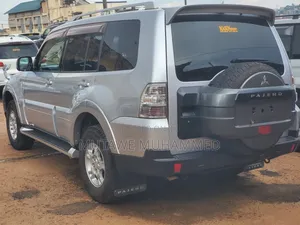 Mitsubishi Pajero 2009 Silver